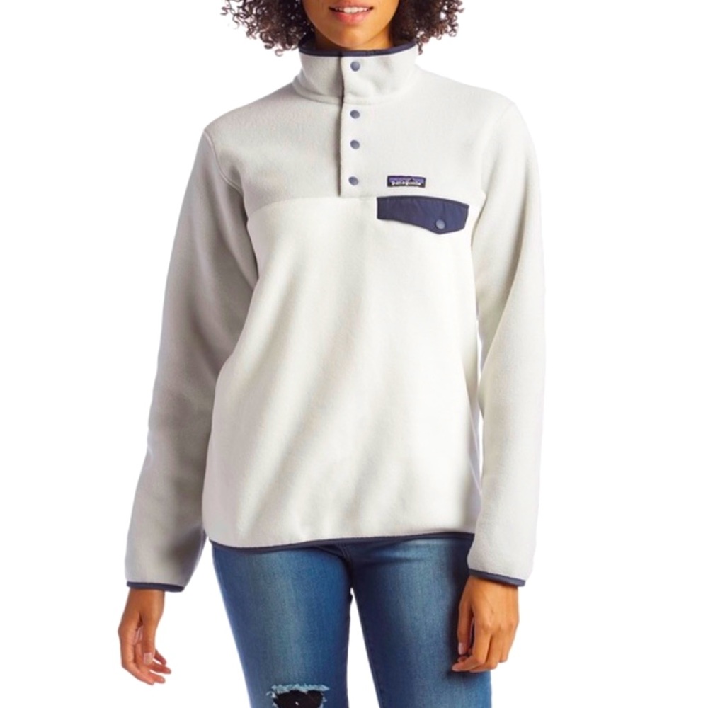 Women’s Patagonia Lightweight Synchilla Snap-T Pullover Fleece in Birch White